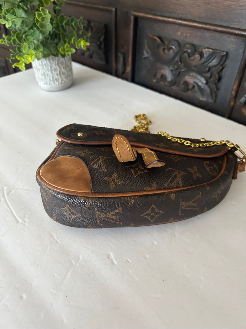 Beautiful Brown Monogram Saddle Bag with Gold Chain Strap - Picture 8 of 13